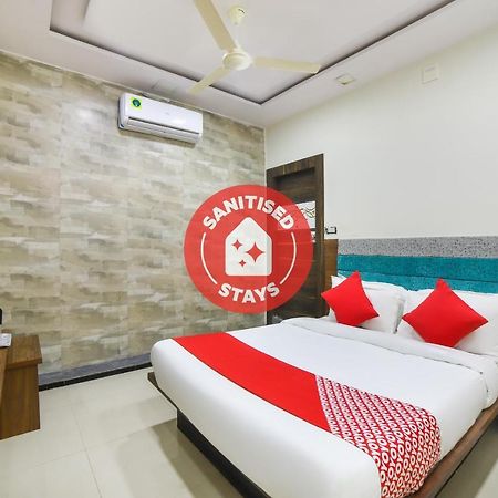 Oyo 67345 Hotel Anjani Inn Naroda Exterior photo