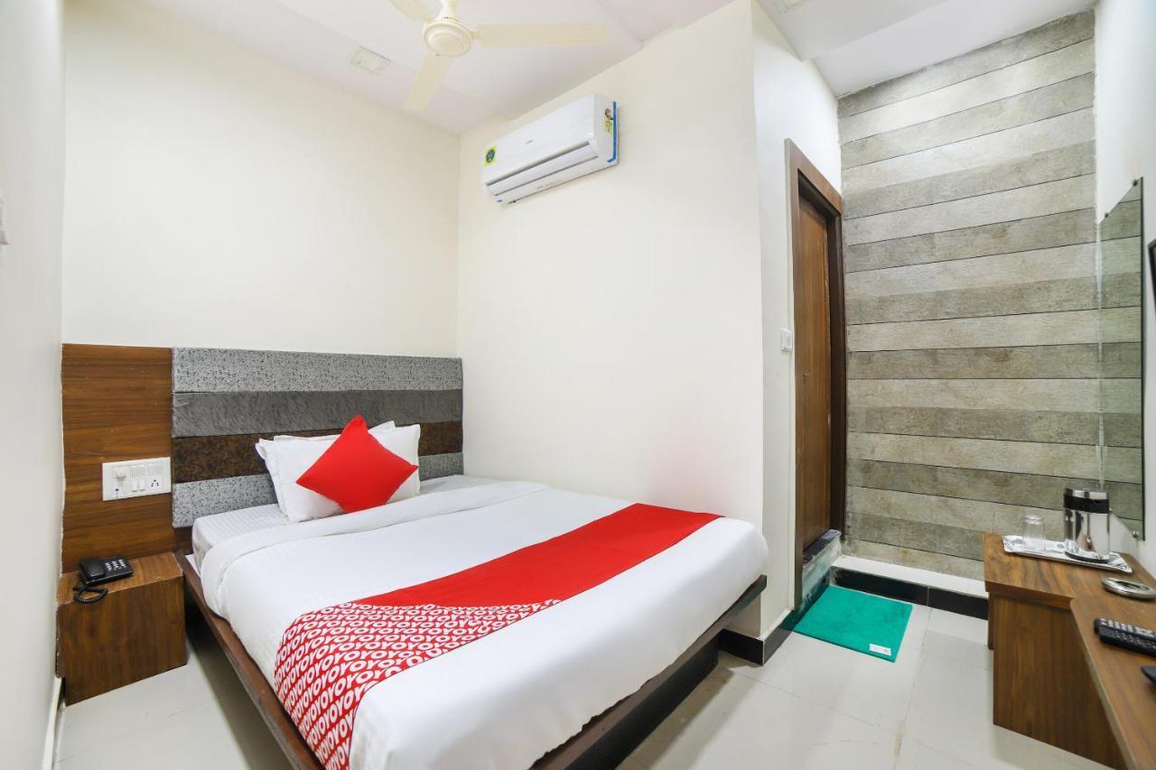Oyo 67345 Hotel Anjani Inn Naroda Exterior photo