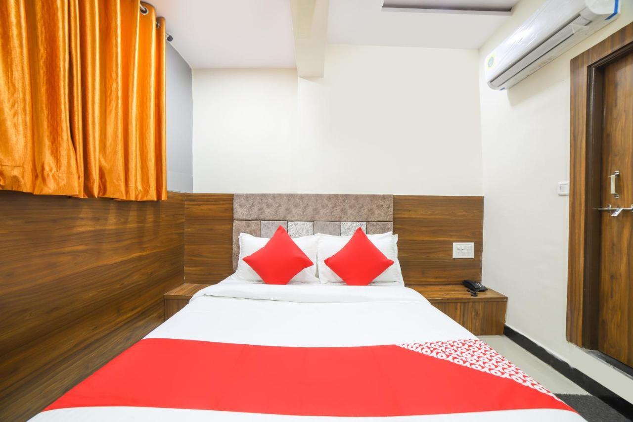 Oyo 67345 Hotel Anjani Inn Naroda Exterior photo